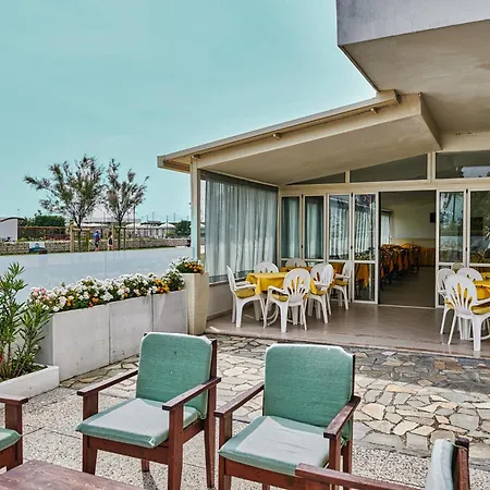 Caesar Fronte Mare In Centro Di 3* Μιλάνο Μαριτίμα