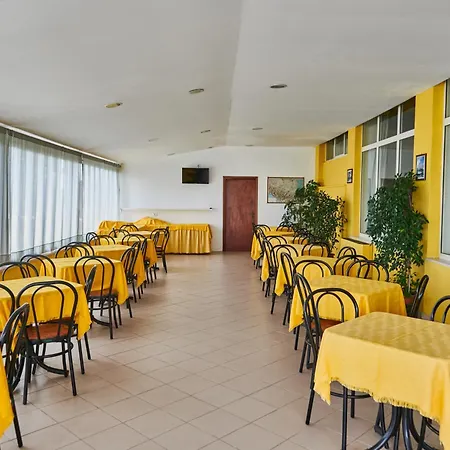 Caesar Fronte Mare In Centro Di