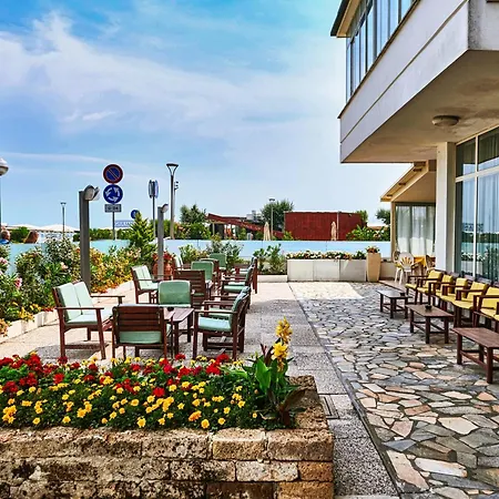 Caesar Fronte Mare In Centro Di Ξενοδοχείο 3*