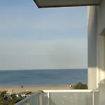 Caesar Fronte Mare In Centro Di Hotel
