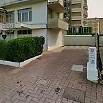 Caesar Fronte Mare In Centro Di 3*
