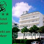 Hotel Caesar Fronte Mare In Centro Di Milano Marittima