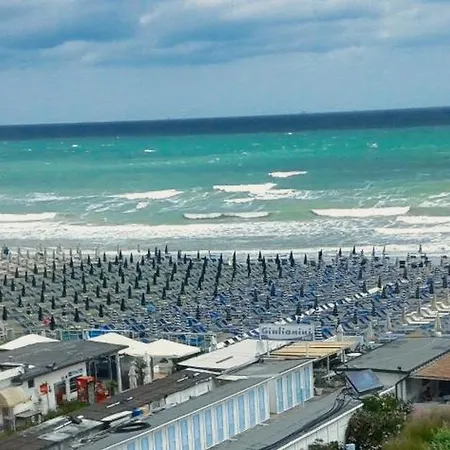 Caesar Fronte Mare In Centro Di فندق 3*