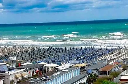 Caesar Fronte Mare In Centro Di מילאנו מריטימה