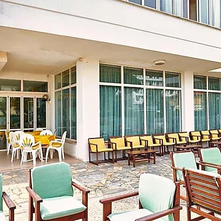 Caesar Fronte Mare In Centro Di 3*