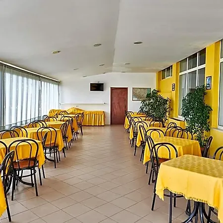 Caesar Fronte Mare In Centro Di מלון